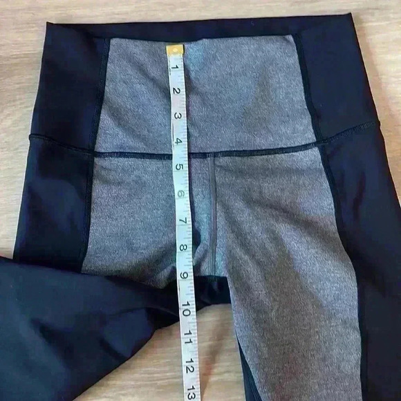 Lululemon Wunder Under High Rise Crop sz 6 - Picture 4 of 7